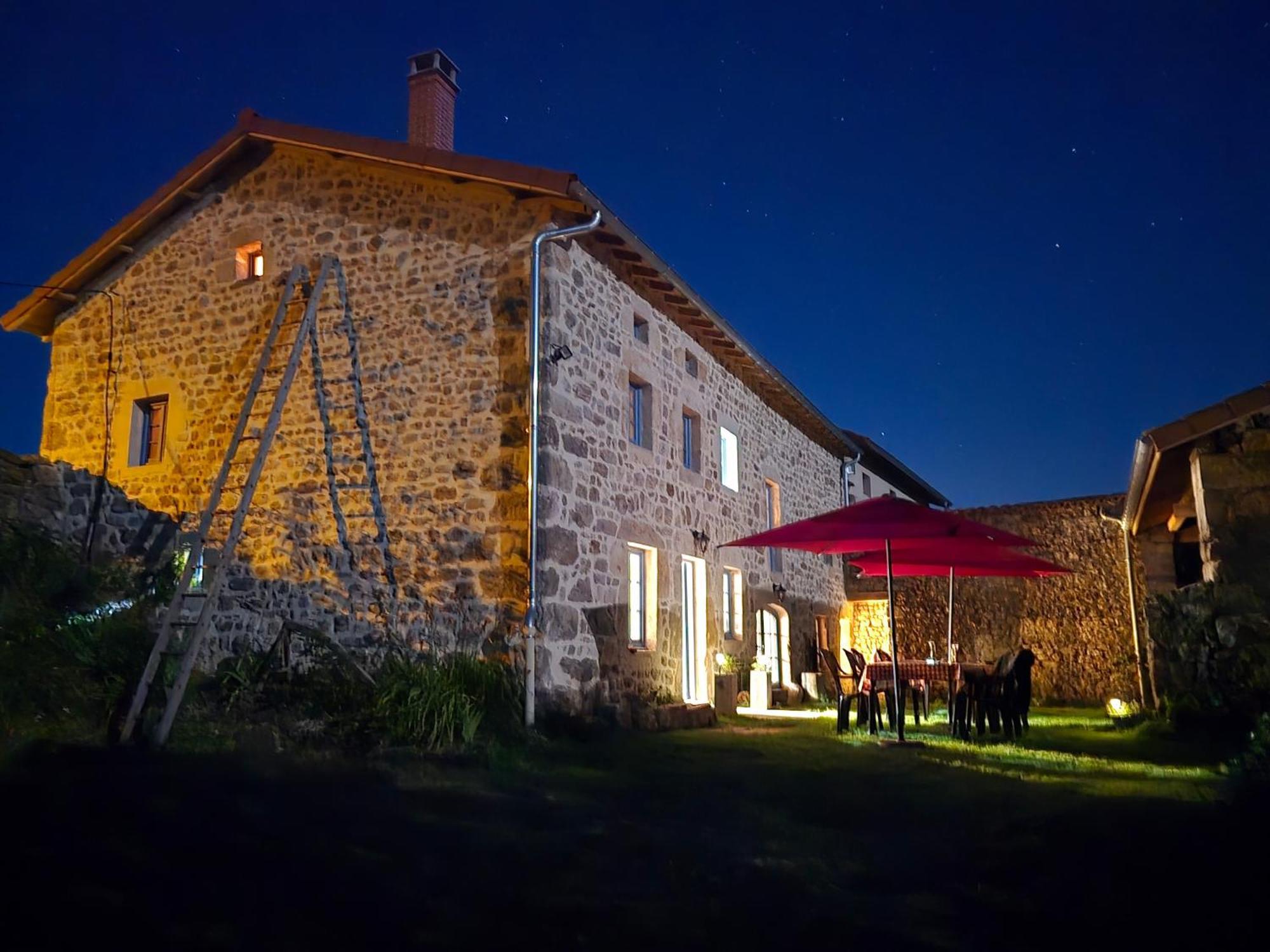 Vila Gite La Menou Usson-en-Forez Exteriér fotografie