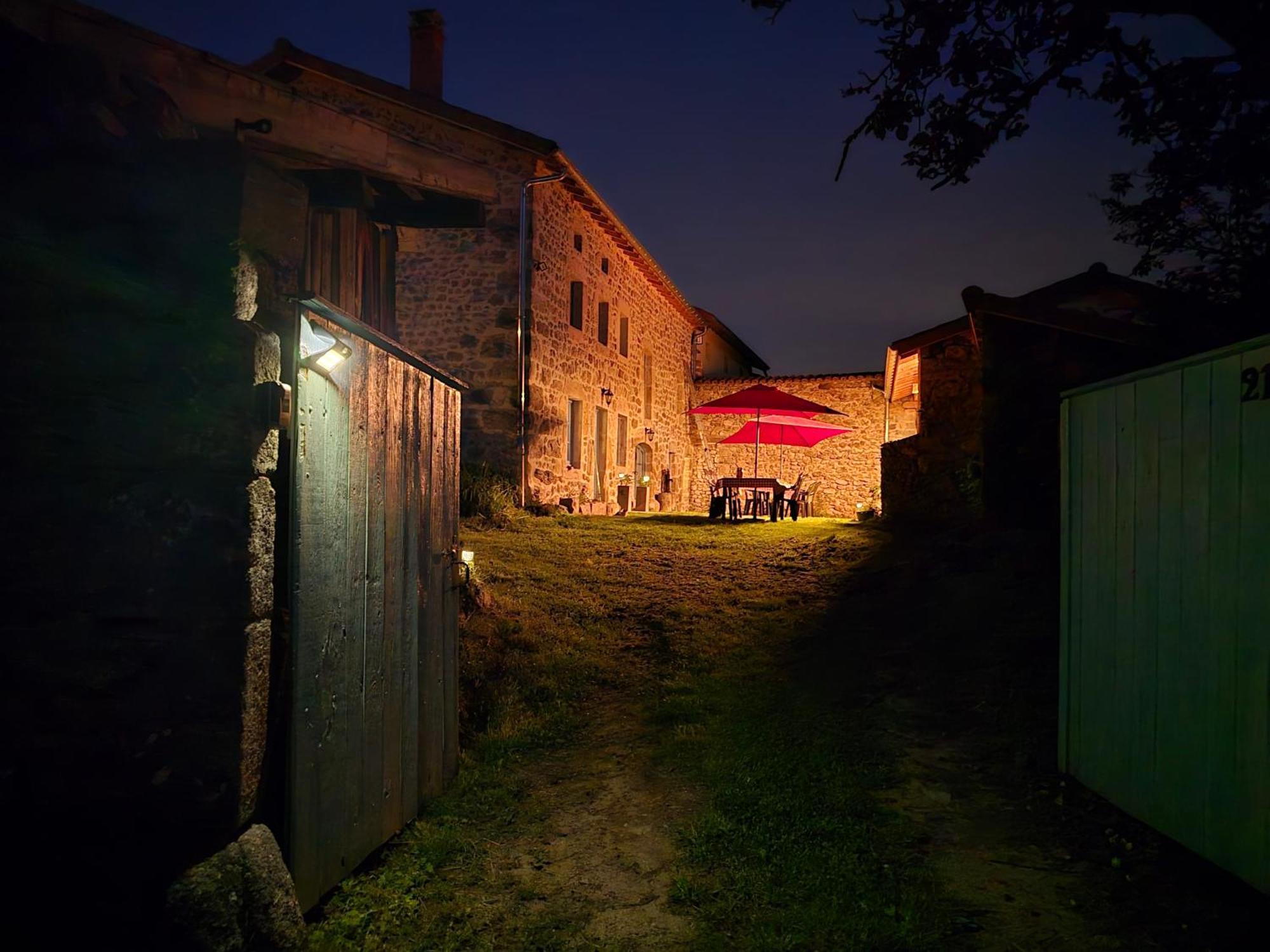 Vila Gite La Menou Usson-en-Forez Exteriér fotografie