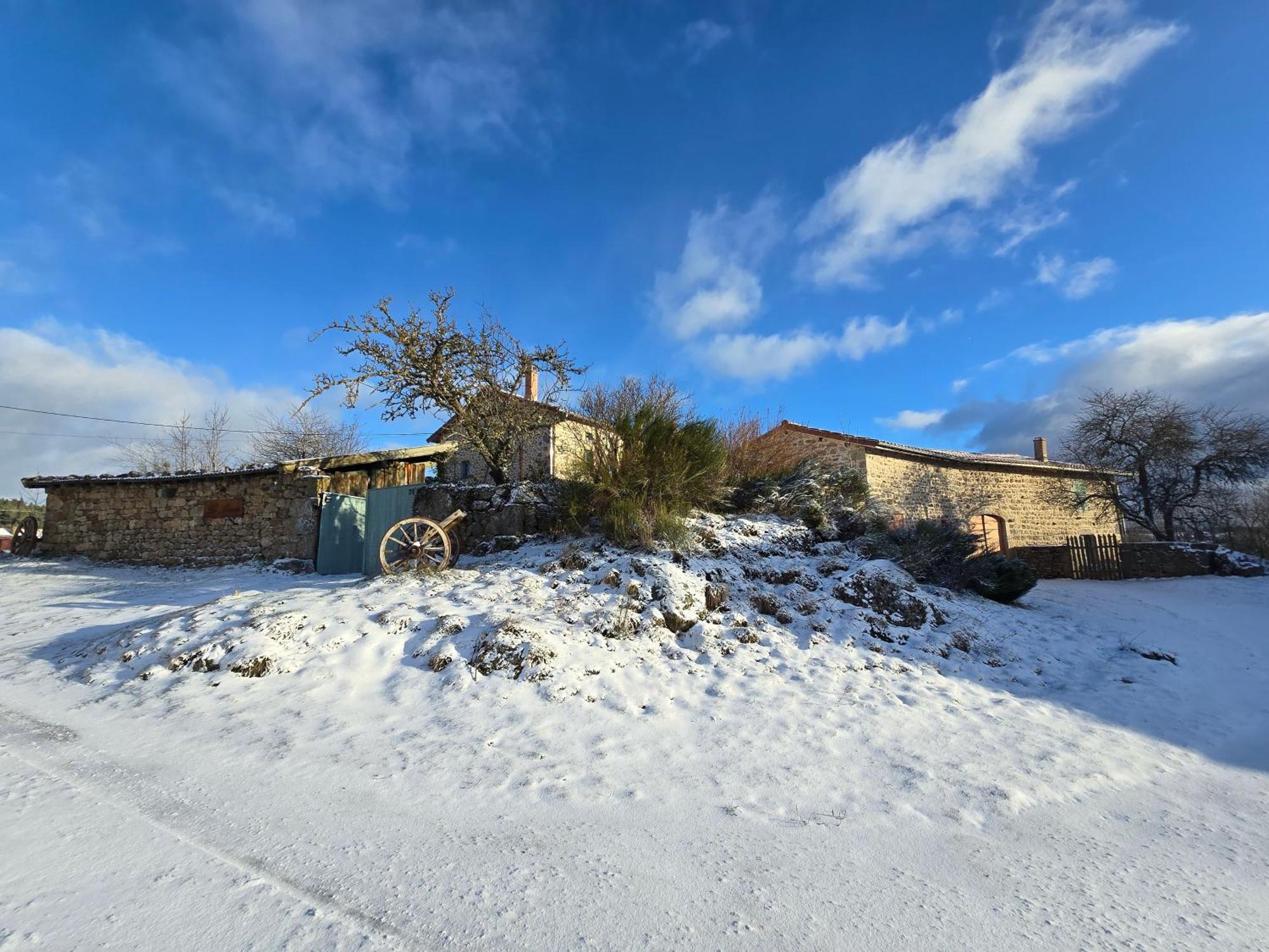 Vila Gite La Menou Usson-en-Forez Exteriér fotografie